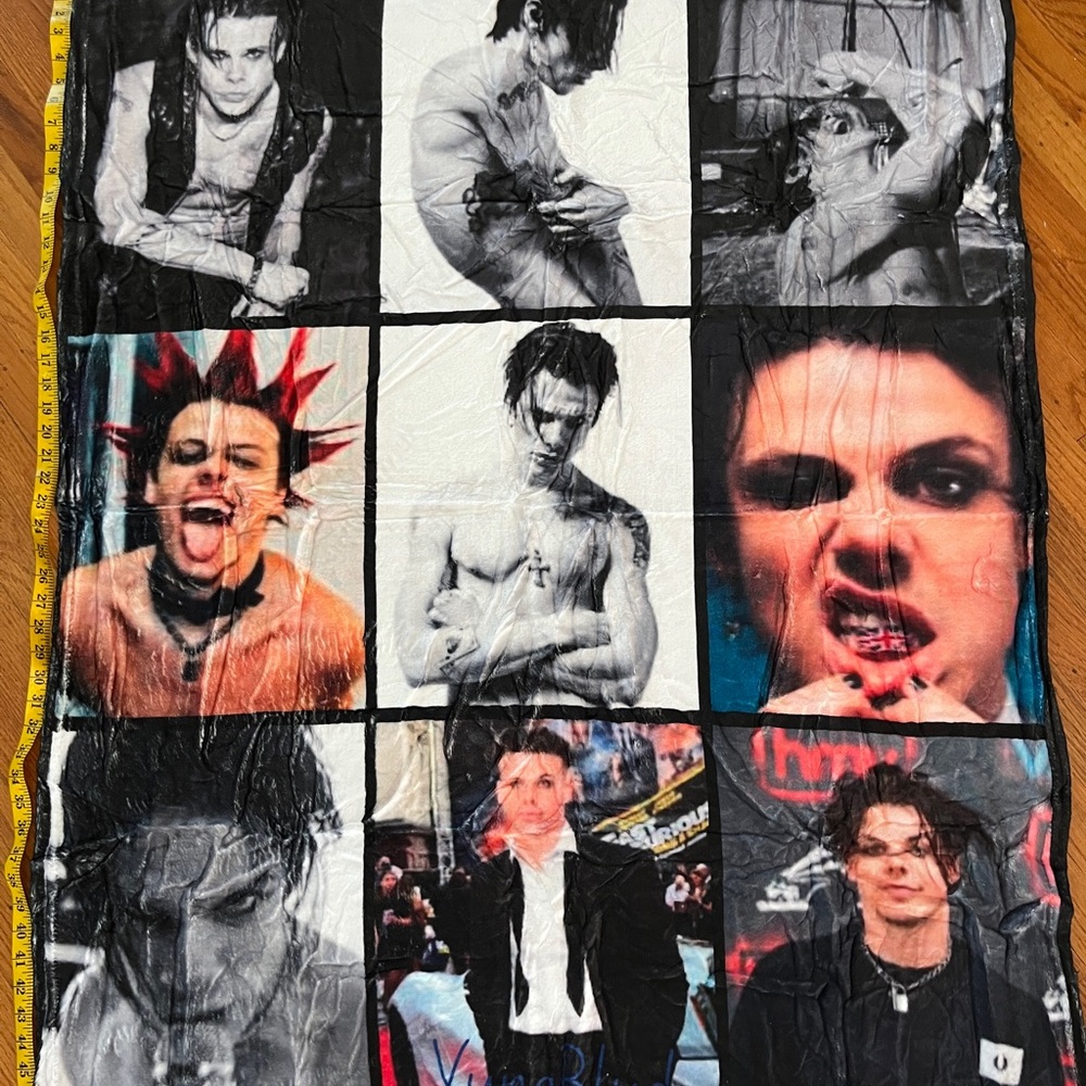YUNGBLUD extra soft blanket brand new